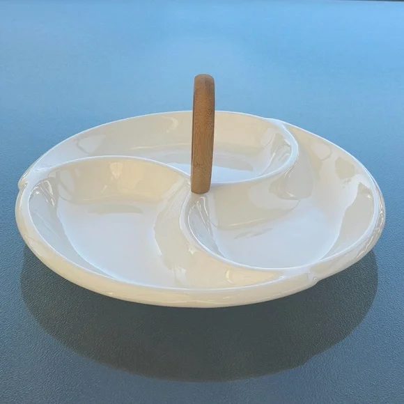 Brandani Porcelain Round Divided Serving Dish with a Bamboo Handle - Picture 3 of 8